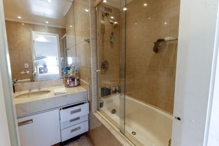 Apartamento à venda com 85m², 1 quarto e 2 vagasBanheiro