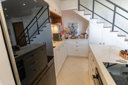 Apartamento à venda com 85m², 1 quarto e 2 vagasCozinha - Armários