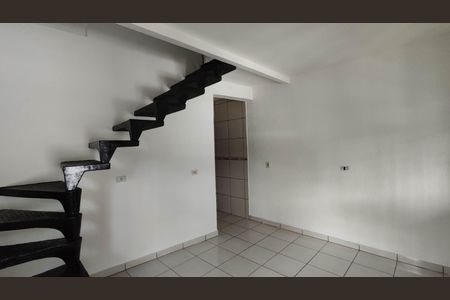 Sala de casa para alugar com 3 quartos, 100m² em Vila Santo Antonio, Ferraz de Vasconcelos