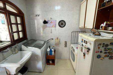 Casa à venda com 220m², 3 quartos e 2 vagas