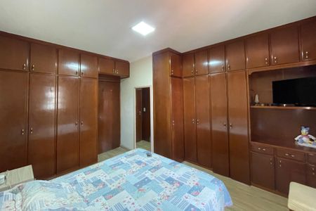 Casa à venda com 220m², 3 quartos e 2 vagas