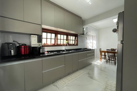 Casa à venda com 220m², 3 quartos e 2 vagas