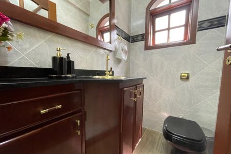 Casa à venda com 220m², 3 quartos e 2 vagas