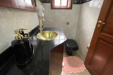 Casa à venda com 220m², 3 quartos e 2 vagas