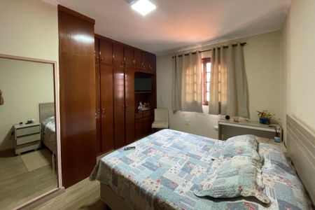 Casa à venda com 220m², 3 quartos e 2 vagas