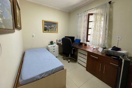 Casa à venda com 220m², 3 quartos e 2 vagas