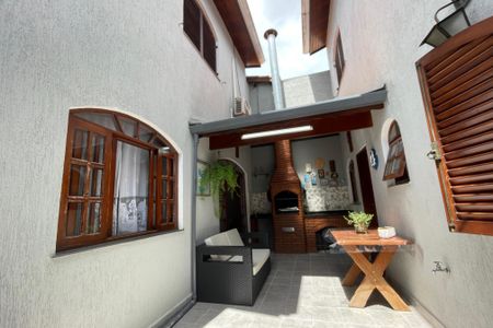 Casa à venda com 220m², 3 quartos e 2 vagas