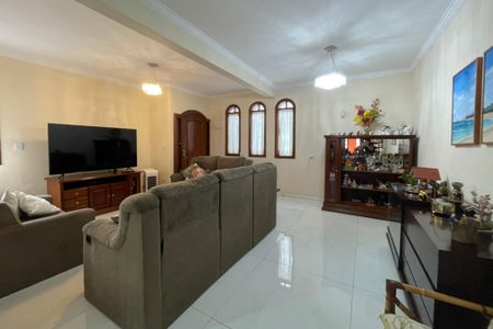 Casa à venda com 220m², 3 quartos e 2 vagas