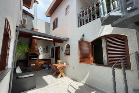 Casa à venda com 220m², 3 quartos e 2 vagas