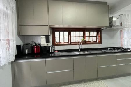 Casa à venda com 220m², 3 quartos e 2 vagas