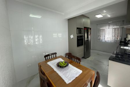 Casa à venda com 220m², 3 quartos e 2 vagas