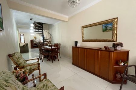 Casa à venda com 3 quartos, 220m² em Parque Sao Domingos, São Paulo