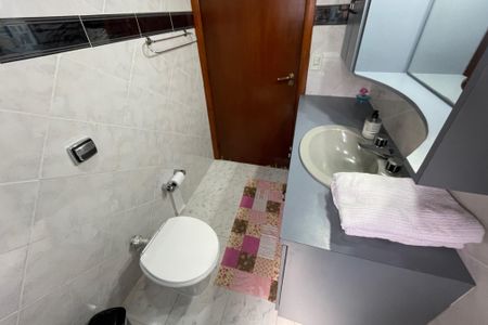Casa à venda com 220m², 3 quartos e 2 vagas