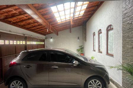 Casa à venda com 220m², 3 quartos e 2 vagas