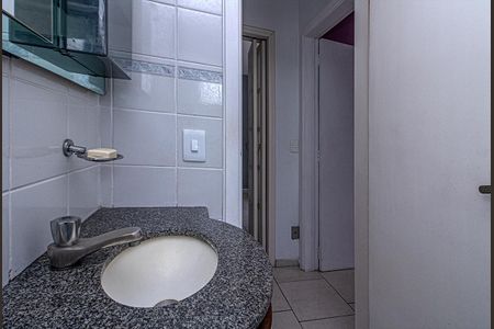 Apartamento para alugar com 65m², 2 quartos e 1 vagabanheiro social_4