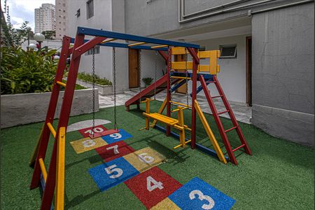 Apartamento para alugar com 65m², 2 quartos e 1 vagaplay ground_3