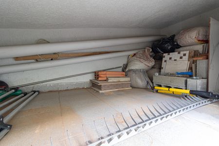 Casa à venda com 210m², 3 quartos e 4 vagas Casa à venda com 210m², 3 quartos e 4 vagasDepósito