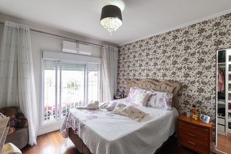 Casa à venda com 210m², 3 quartos e 4 vagas Casa à venda com 210m², 3 quartos e 4 vagasSuíte