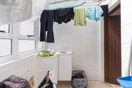 Casa à venda com 210m², 3 quartos e 4 vagas Casa à venda com 210m², 3 quartos e 4 vagasÁrea de Serviço