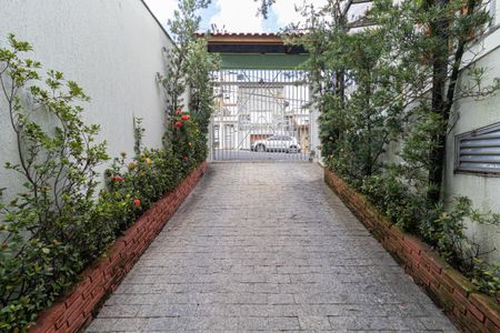 Casa à venda com 210m², 3 quartos e 4 vagas Casa à venda com 210m², 3 quartos e 4 vagasGaragem