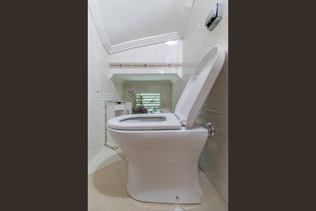 Casa à venda com 210m², 3 quartos e 4 vagas Casa à venda com 210m², 3 quartos e 4 vagasLavabo