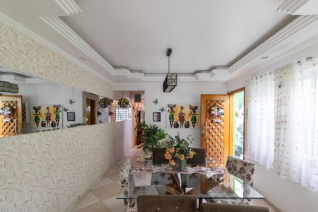 Casa à venda com 210m², 3 quartos e 4 vagas Casa à venda com 210m², 3 quartos e 4 vagasCozinha e Sala de Jantar