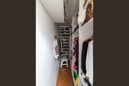 Casa à venda com 210m², 3 quartos e 4 vagas Casa à venda com 210m², 3 quartos e 4 vagasCloset Suíte