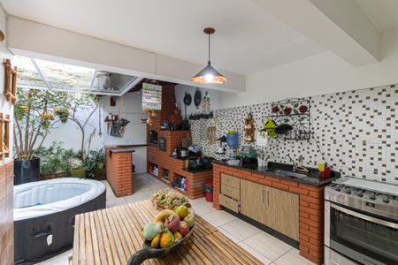 Casa à venda com 210m², 3 quartos e 4 vagas Casa à venda com 210m², 3 quartos e 4 vagasÁrea Gourmet Área Gourmet e Churrasqueira