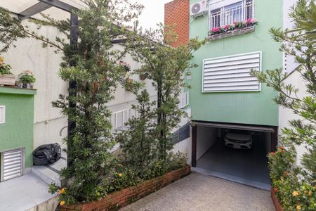 Casa à venda com 210m², 3 quartos e 4 vagas Casa à venda com 210m², 3 quartos e 4 vagasGaragem