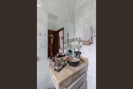 Casa à venda com 210m², 3 quartos e 4 vagas Casa à venda com 210m², 3 quartos e 4 vagasBanheiro Suíte