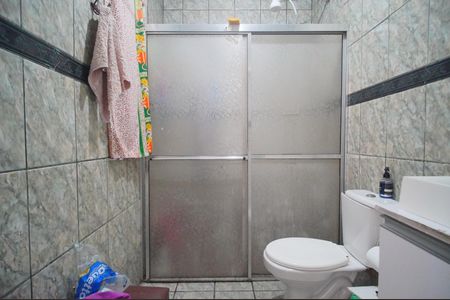 Casa à venda com 240m², 3 quartos e 1 vagaBanheiro