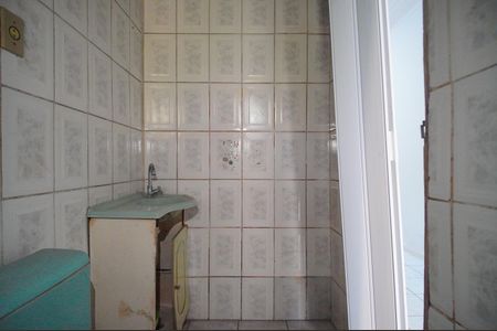 Casa à venda com 240m², 3 quartos e 1 vagaBanheiro 2