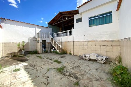 Casa à venda com 385m², 6 quartos e 4 vagasQuintal