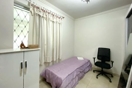 Casa à venda com 385m², 6 quartos e 4 vagasQuarto 4