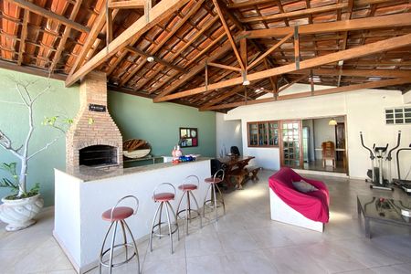 Casa à venda com 385m², 6 quartos e 4 vagasVaranda Gourmet