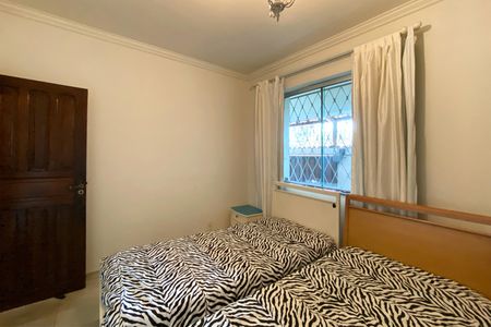 Casa à venda com 385m², 6 quartos e 4 vagasQuarto 2