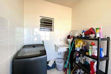 Casa à venda com 385m², 6 quartos e 4 vagasCasa cobertura - Área de Serviço