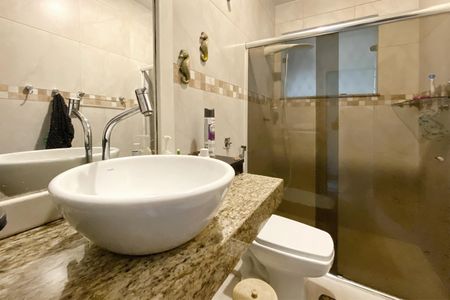 Casa à venda com 385m², 6 quartos e 4 vagasBanheiro 1