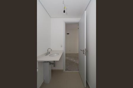 Apartamento à venda com 195m², 4 quartos e 3 vagas Apartamento à venda com 195m², 4 quartos e 3 vagasBanheiro da Suíte 2
