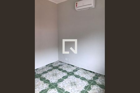 Casa à venda com 80m², 2 quartos e 2 vagas Casa à venda com 80m², 2 quartos e 2 vagasQuarto