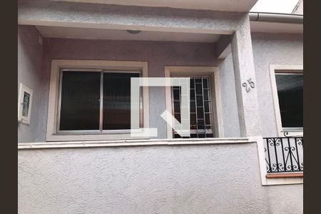 Casa à venda com 80m², 2 quartos e 2 vagas Casa à venda com 80m², 2 quartos e 2 vagasFachada