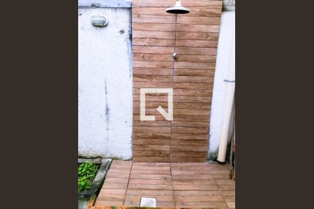 Casa à venda com 80m², 2 quartos e 2 vagas Casa à venda com 80m², 2 quartos e 2 vagasÁrea externa