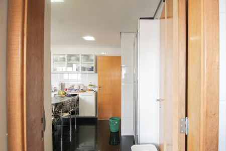 Apartamento para alugar com 147m², 3 quartos e 3 vagasÁrea de Serviço - Banheiro 