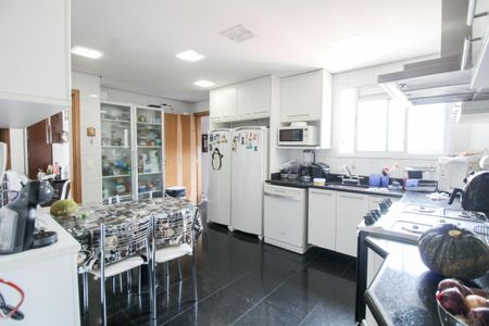 Apartamento para alugar com 147m², 3 quartos e 3 vagasCozinha 