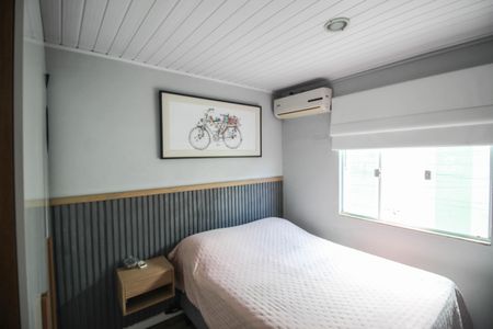 Quarto 1 de casa para alugar com 2 quartos, 60m² em Vila Bandeirantes, Nova Iguaçu