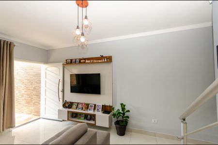 Sala de casa para alugar com 3 quartos, 240m² em Vila Jaguari, São Paulo