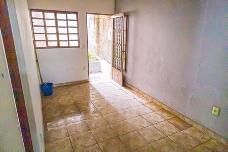 Sala de casa para alugar com 2 quartos, 250m² em Piratininga, Belo Horizonte