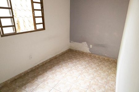 Quarto 1 de casa para alugar com 2 quartos, 250m² em Piratininga, Belo Horizonte