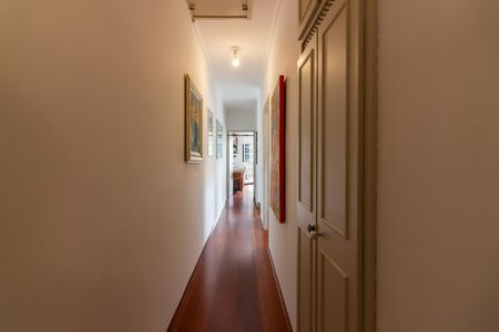 Casa à venda com 162m², 3 quartos e 2 vagasCorredor