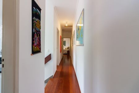 Casa à venda com 162m², 3 quartos e 2 vagasCorredor